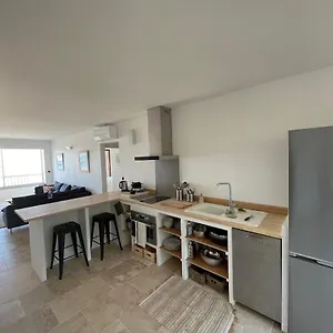 Apartment Design T3 Vue Et Montagne 2 3mn De La Fibre Clim, Saint-Mandrier-sur-Mer